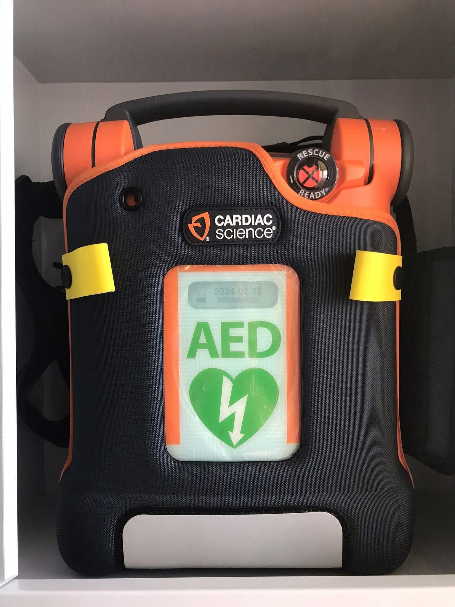Defibrilator